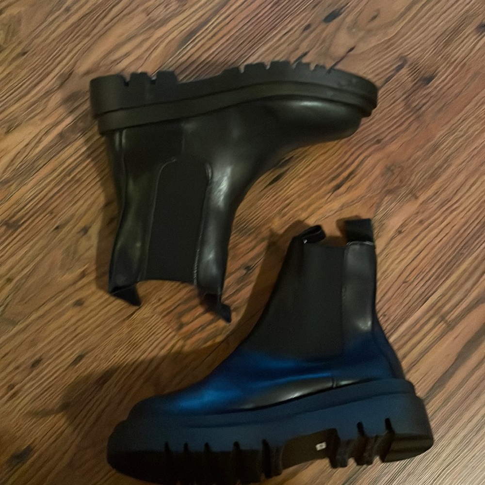 Black Chelsea Boots (BRAND NEW)